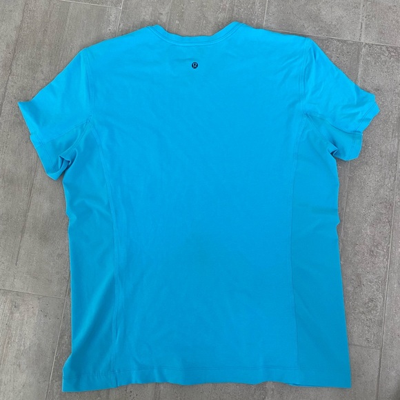 Lululemon Men’s shirt - Picture 2 of 2